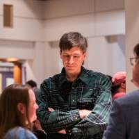 More guests mingling